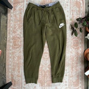 Nike Joggers Olive Green M